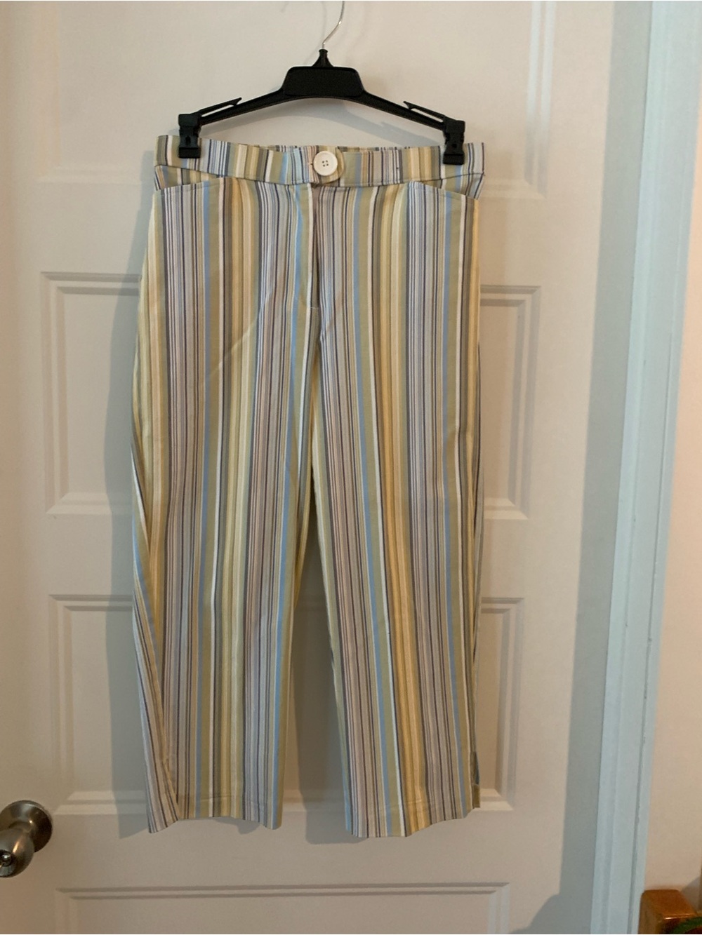 RTG ,Women's pull on stretch capris multi tone striped white / blue /beige